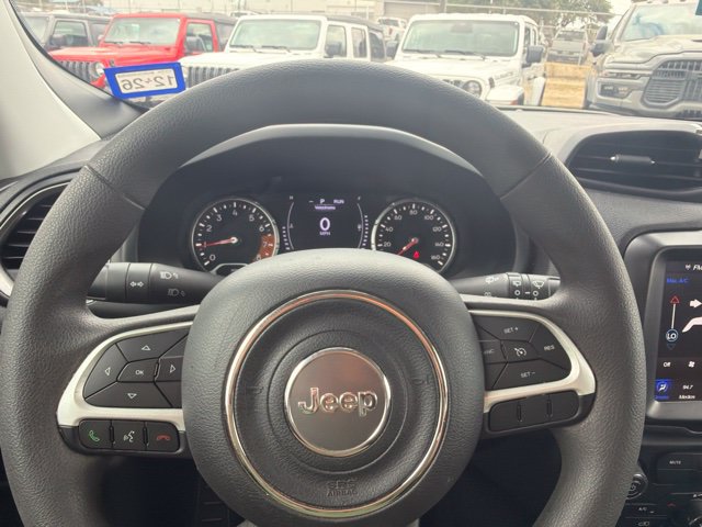 Used 2023 Jeep Renegade Latitude AWD/4WD image 11