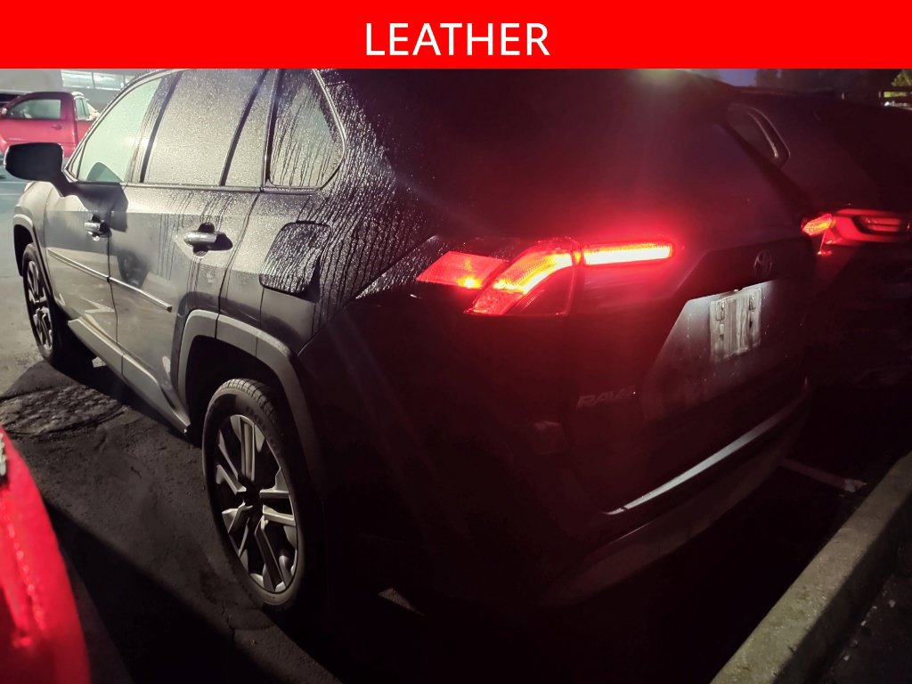 Used 2019 Toyota RAV4 Limited AWD/4WD image 4