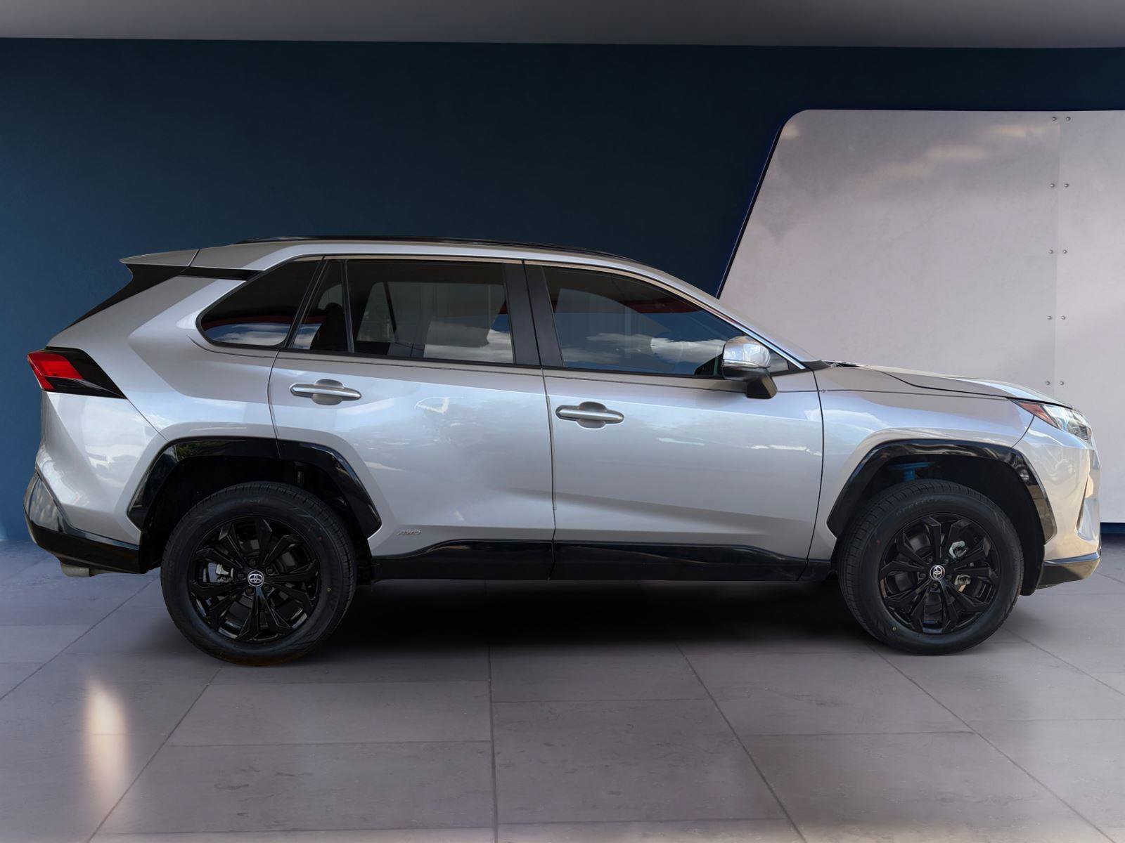 Used 2024 Toyota RAV4 SE AWD/4WD image 6