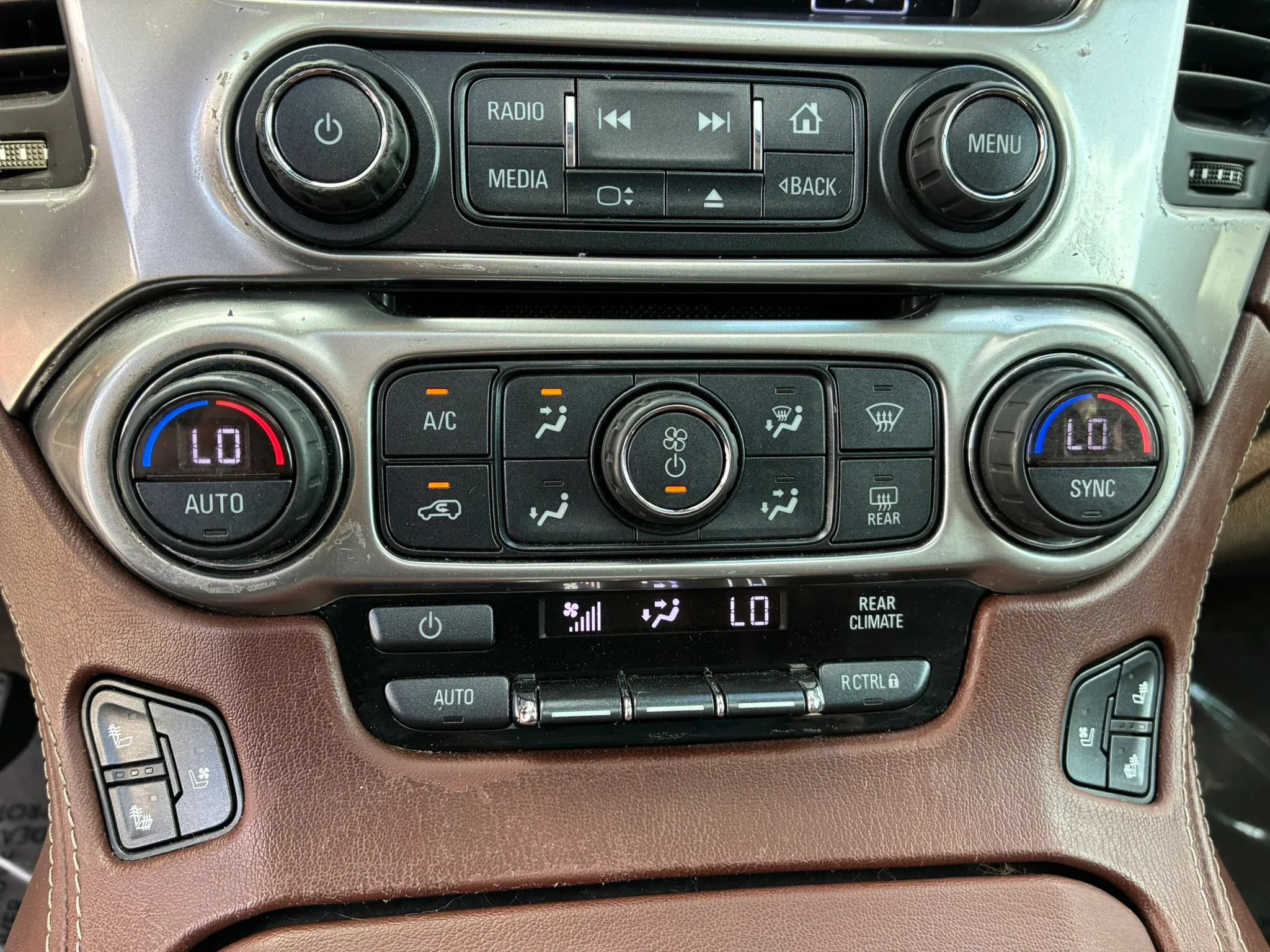 Used 2017 Chevrolet Tahoe Premier AWD/4WD image 17