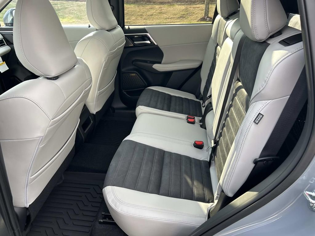 New 2026 Mitsubishi Outlander SE FWD image 19