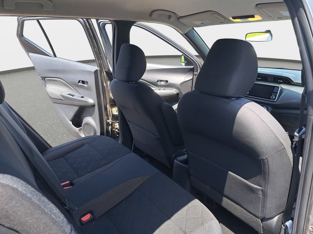 Used 2019 Nissan Kicks SV FWD image 12