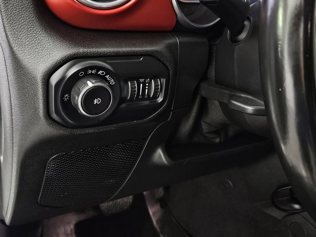 Used 2018 Jeep Wrangler Unlimited Rubicon AWD/4WD image 25