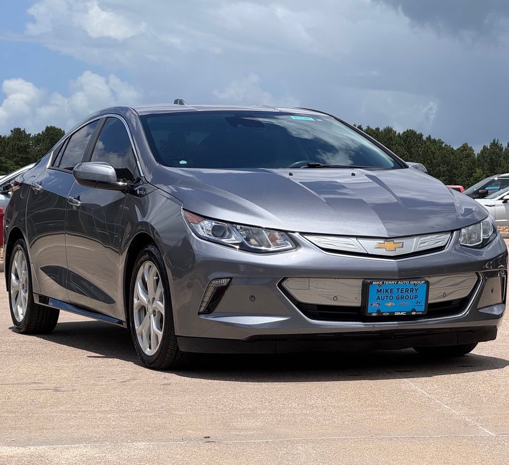 Used 2018 Chevrolet Volt Premier w/ Driver Confidence Package FWD image 10
