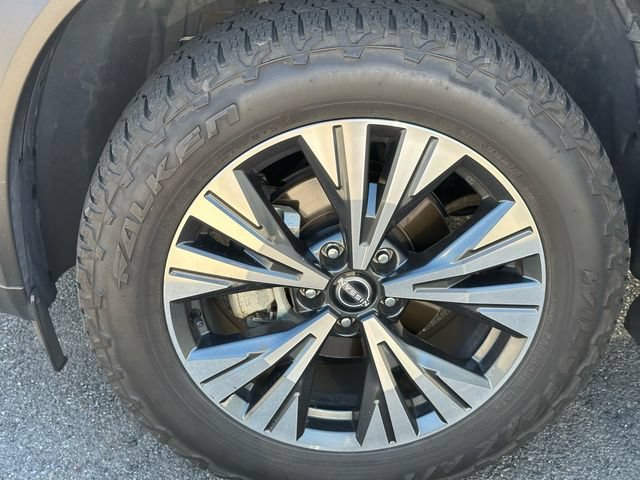 Used 2023 Nissan Rogue SV AWD/4WD image 16