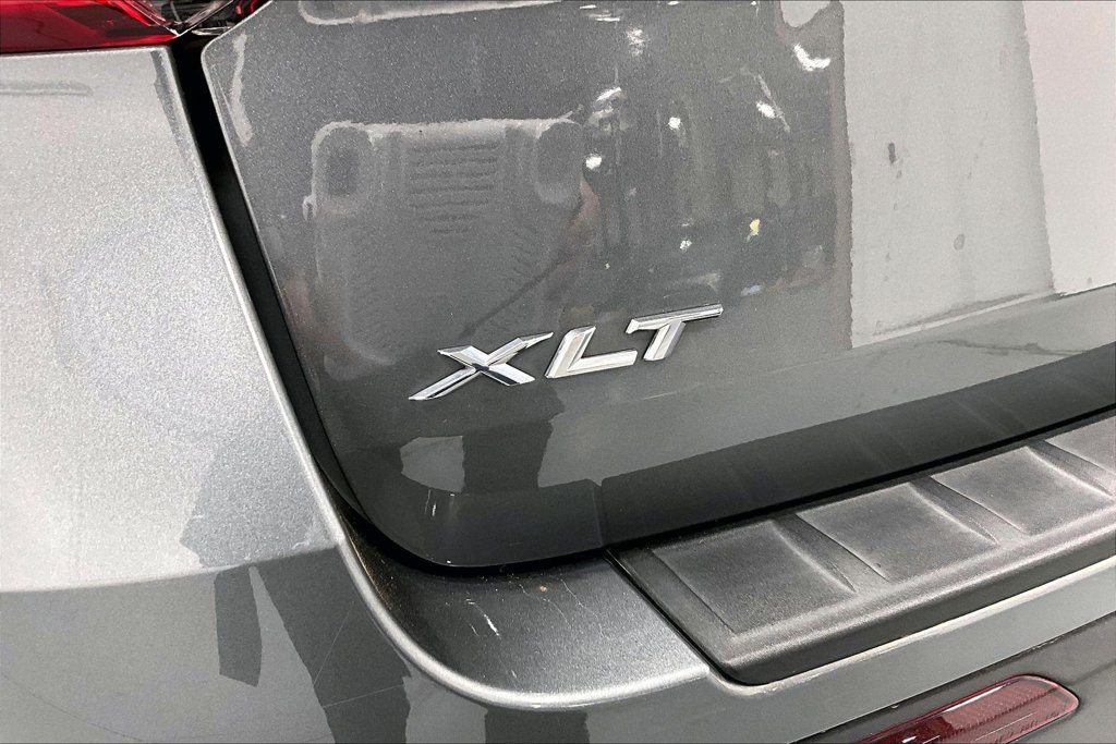 Used 2023 Ford Explorer XLT w/ Equipment Group 202A RWD image 29