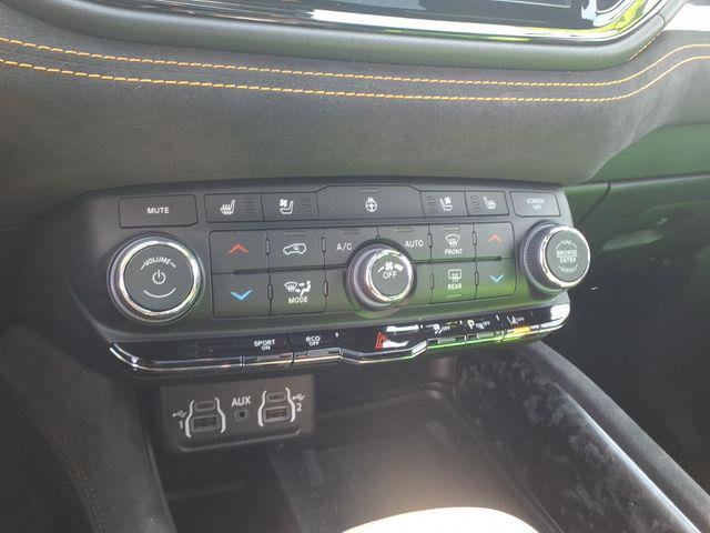 Certified 2023 Dodge Durango R/T w/ Hemi Orange Plus Package AWD/4WD image 19