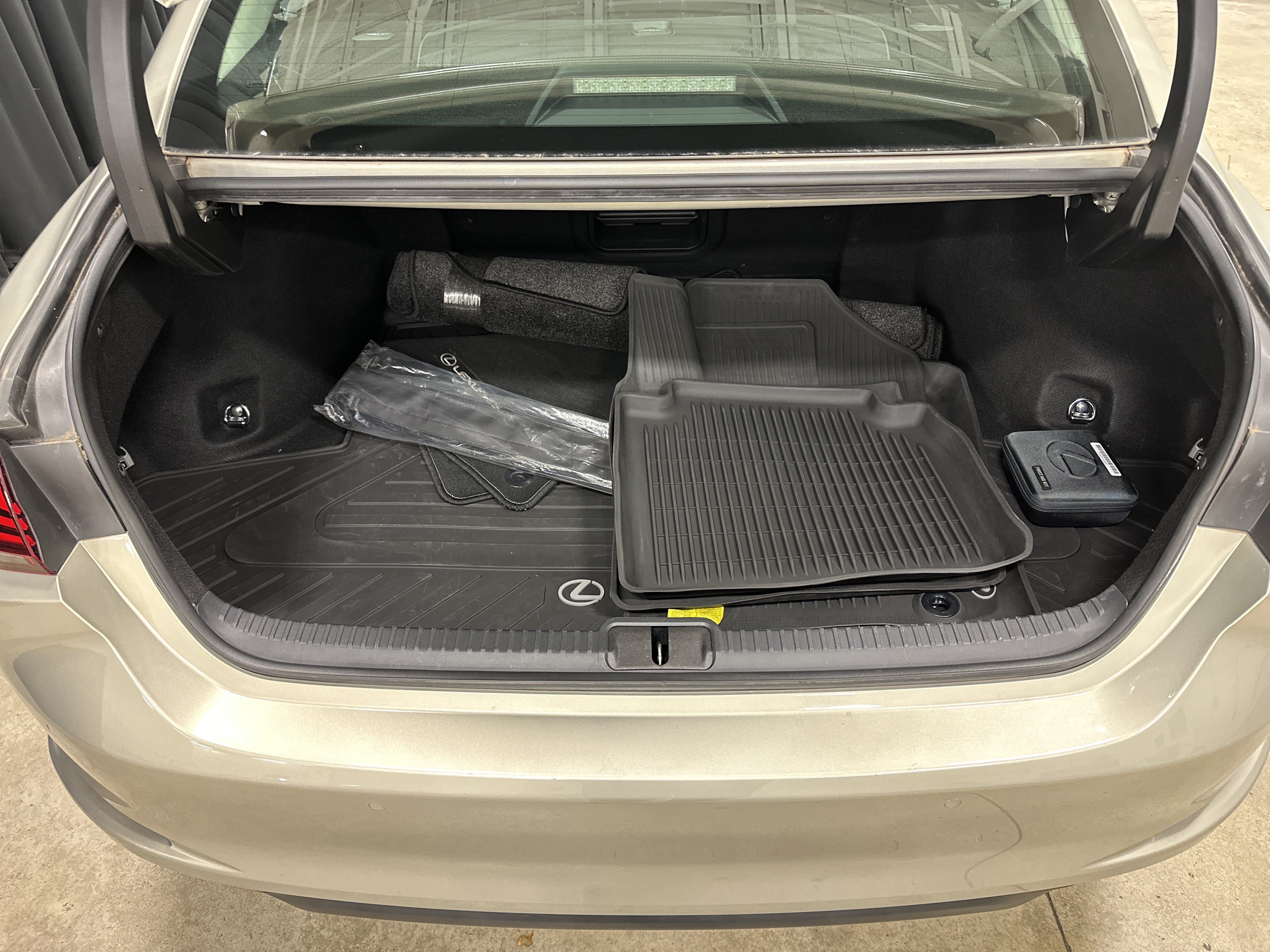 Certified 2023 Lexus ES 350 w/ Premium Package FWD image 11