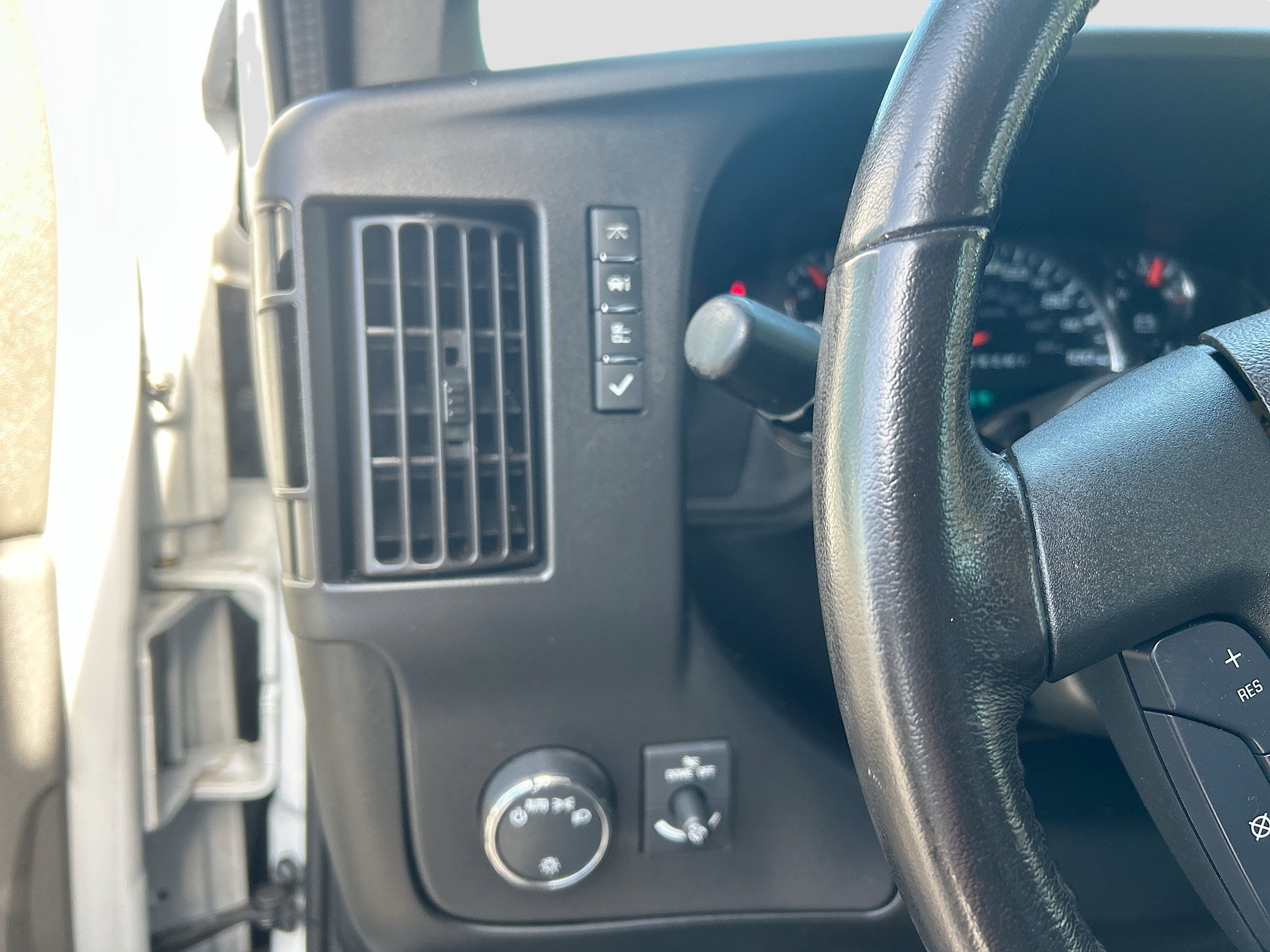 Used 2021 GMC Savana 2500 w/ Driver Convenience Package RWD image 10