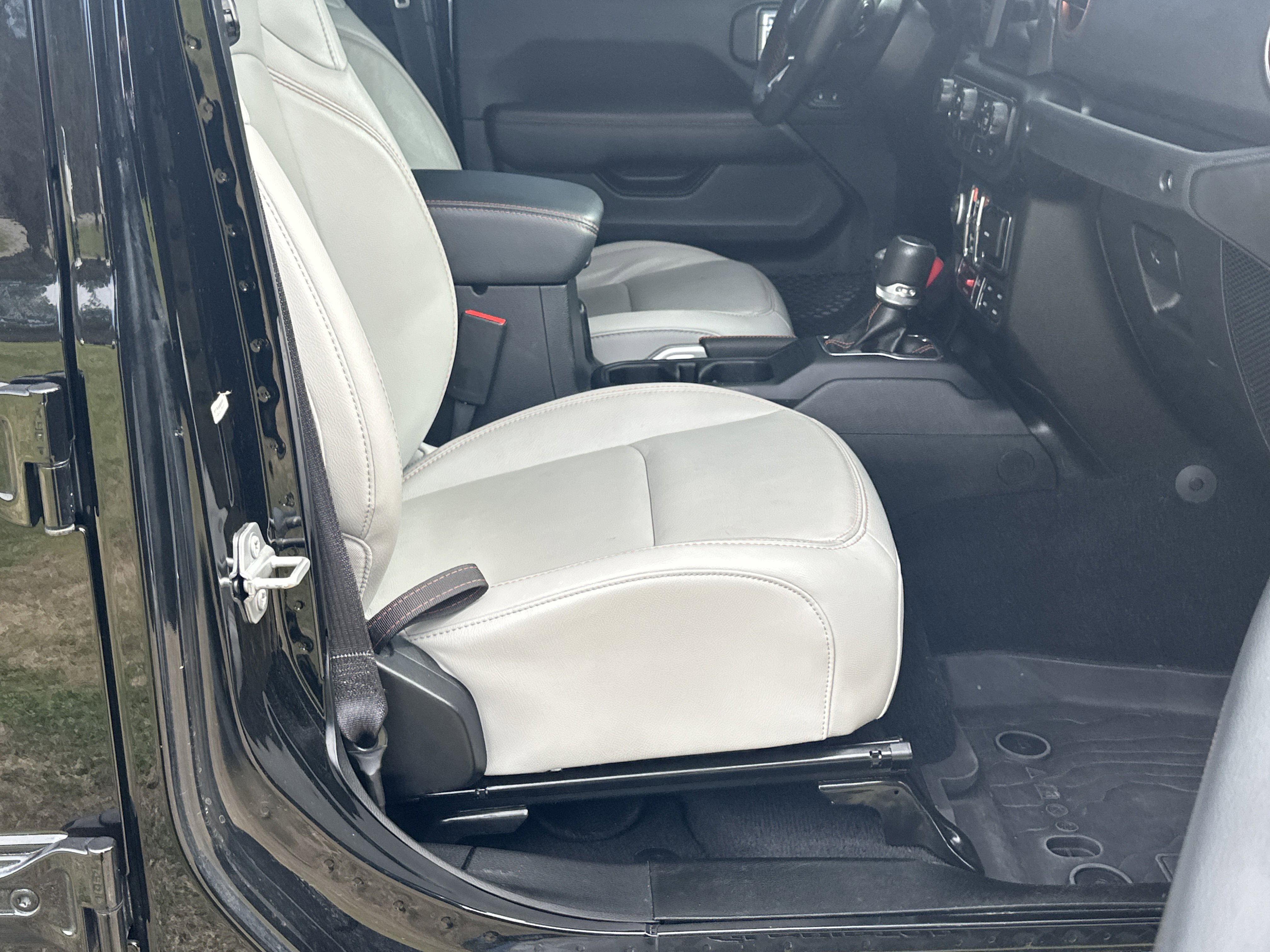 Used 2022 Jeep Gladiator Mojave w/ LED Lighting Group image 13