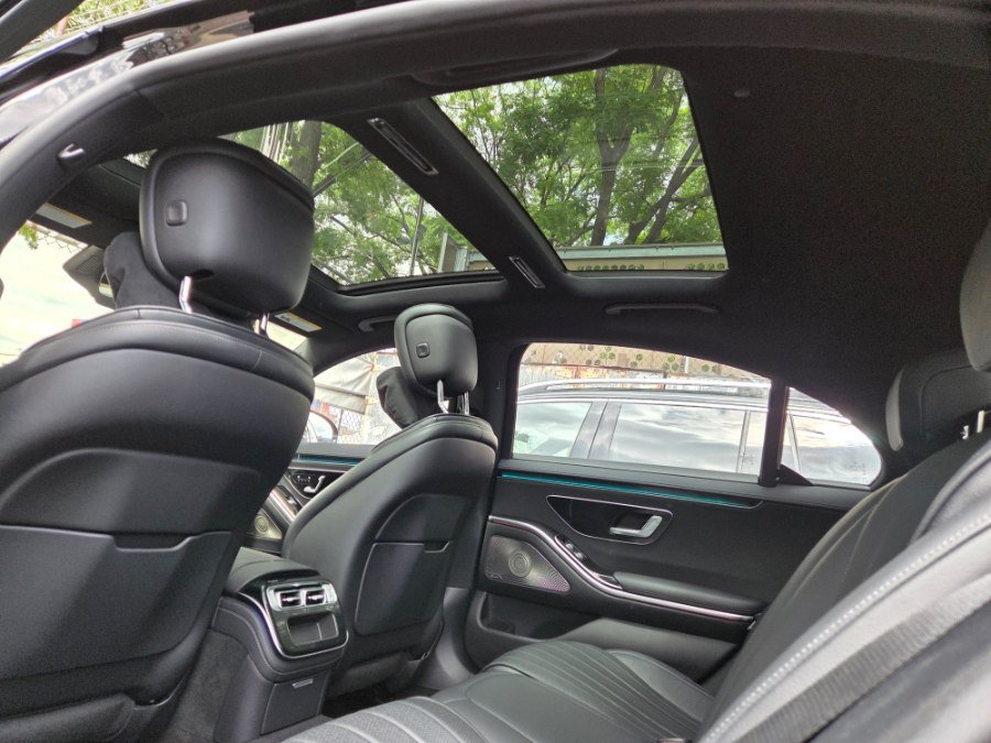 Used 2023 Mercedes-Benz S 500 4MATIC w/ AMG Line image 18