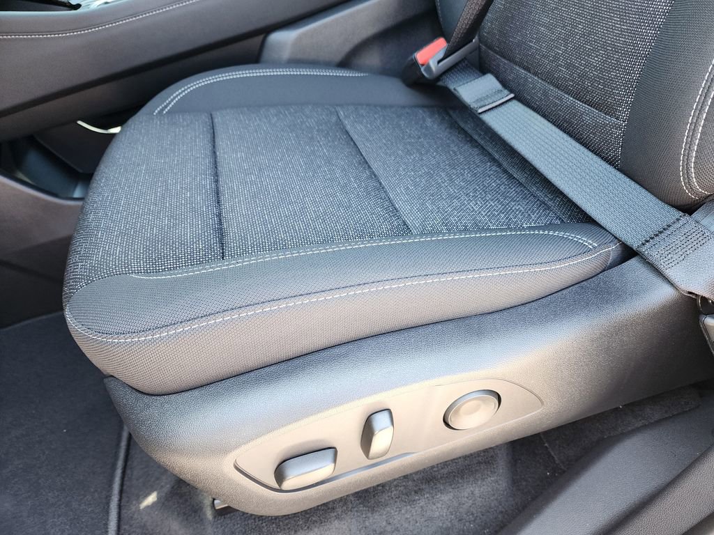 New 2025 Chevrolet Traverse LT image 9