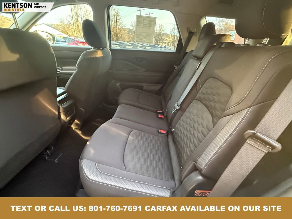 Used 2024 Nissan Pathfinder S image 25