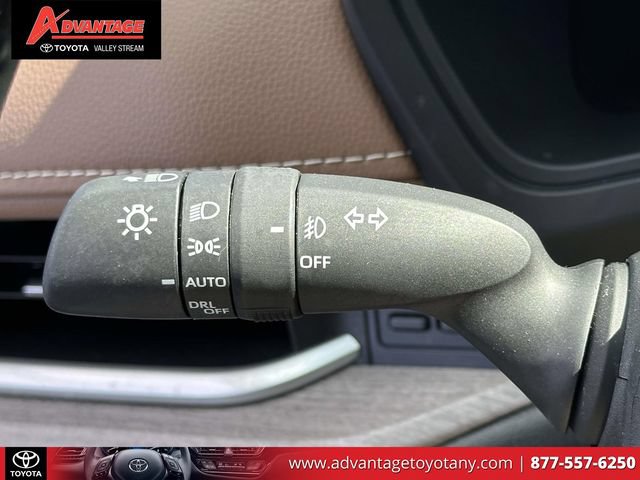 Used 2024 Toyota Grand Highlander AWD image 30