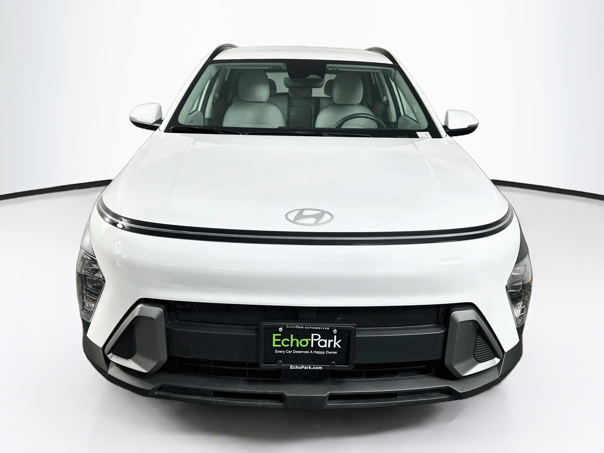 Used 2025 Hyundai Kona SEL FWD image 2