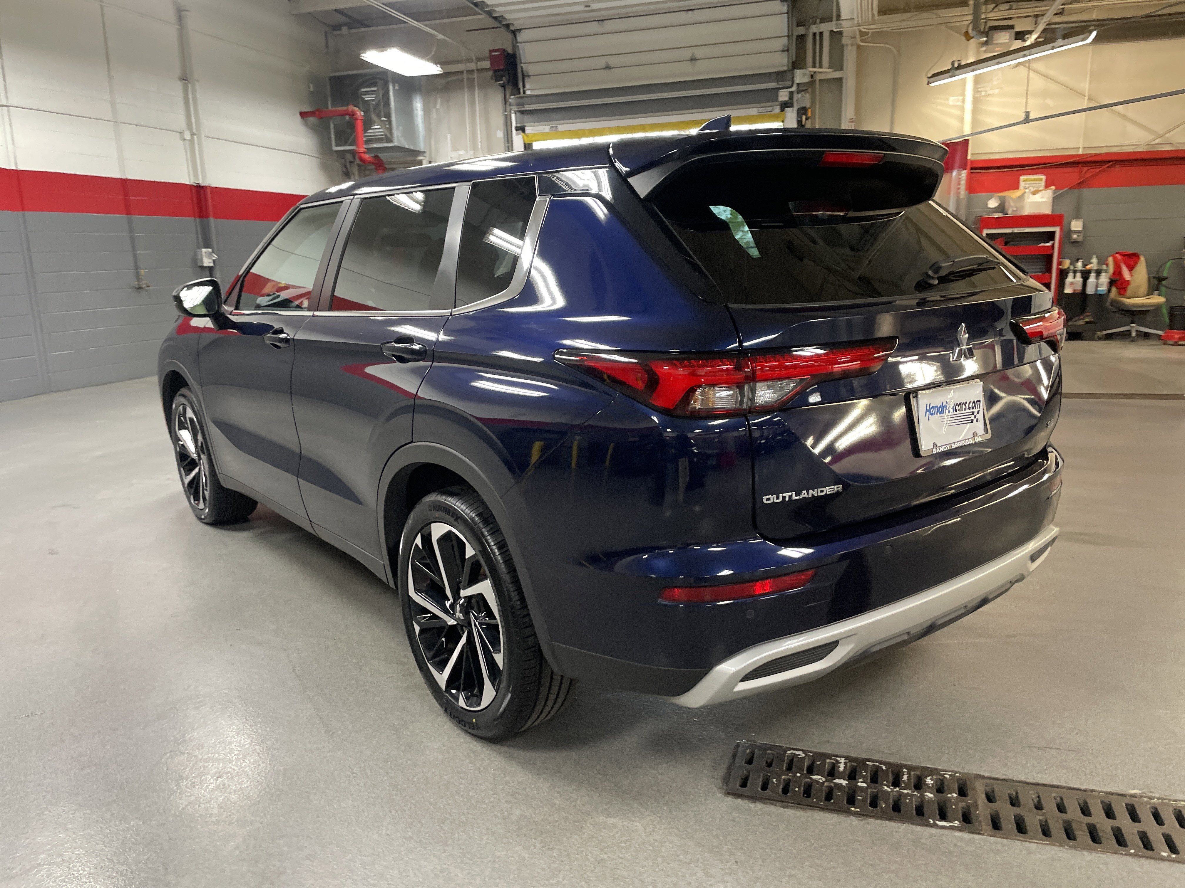 Used 2022 Mitsubishi Outlander SE image 8