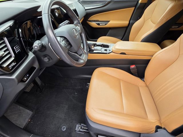 Used 2025 Lexus NX 250 FWD w/ Towing Package (2000 Lbs) image 6