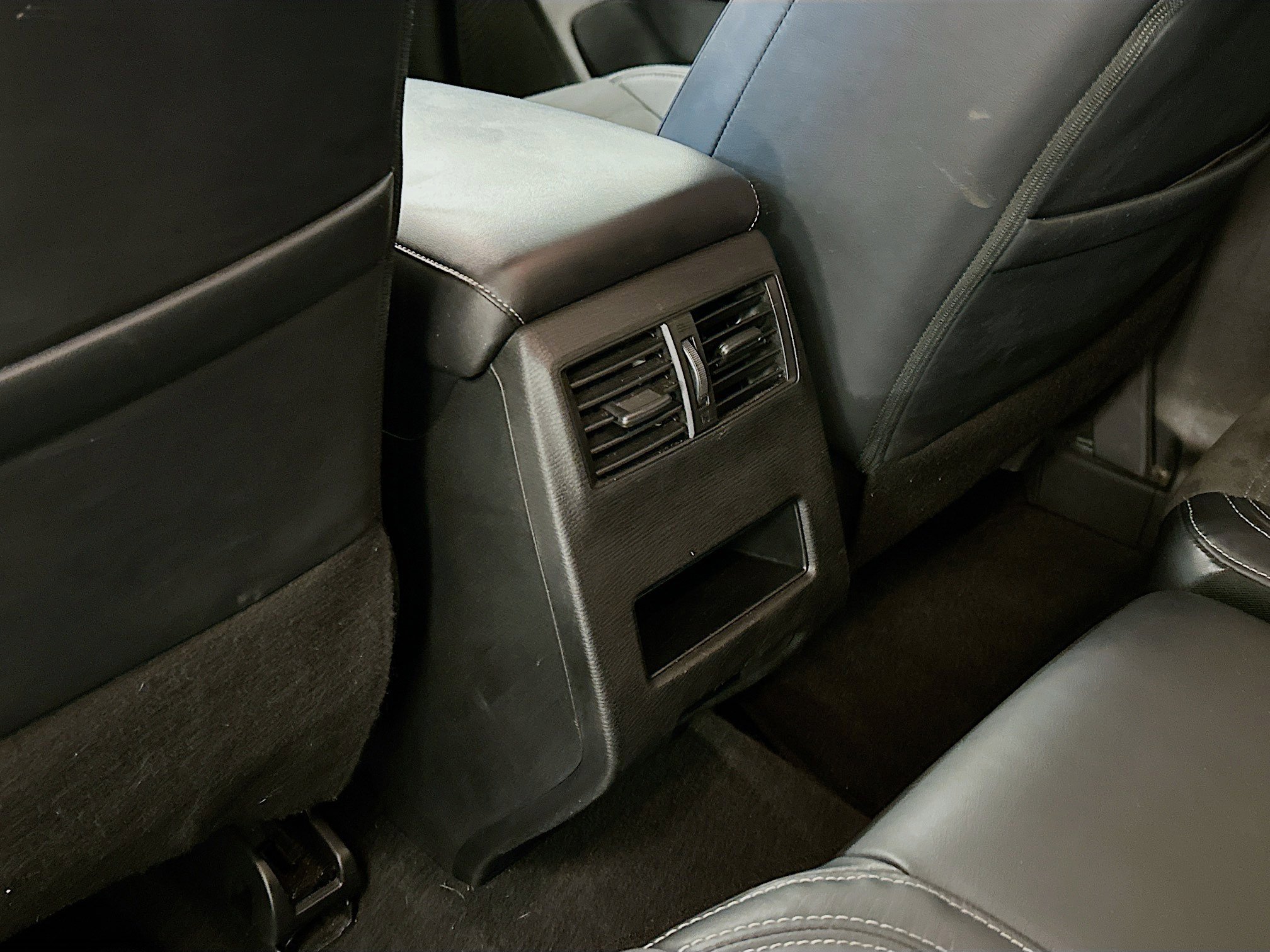 Used 2024 Mitsubishi Outlander SE image 28