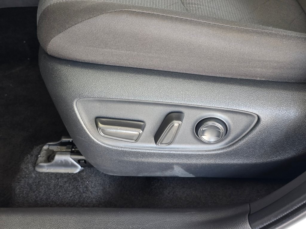 Certified 2025 Toyota RAV4 XLE AWD/4WD image 19