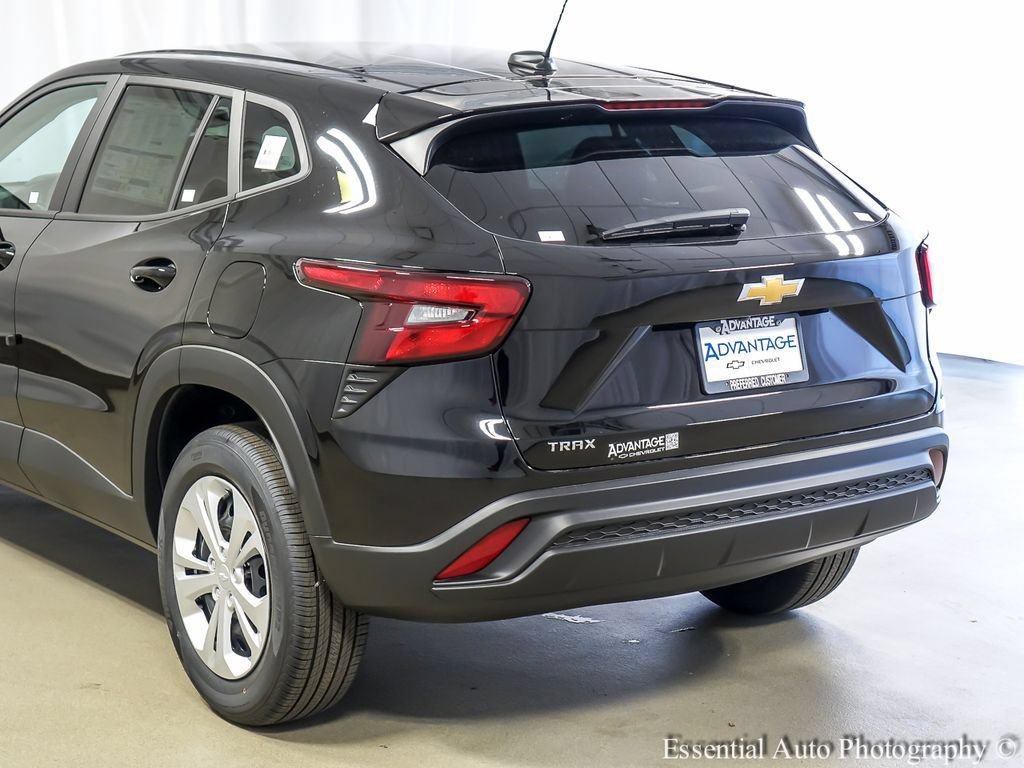 New 2026 Chevrolet Trax LS FWD image 7