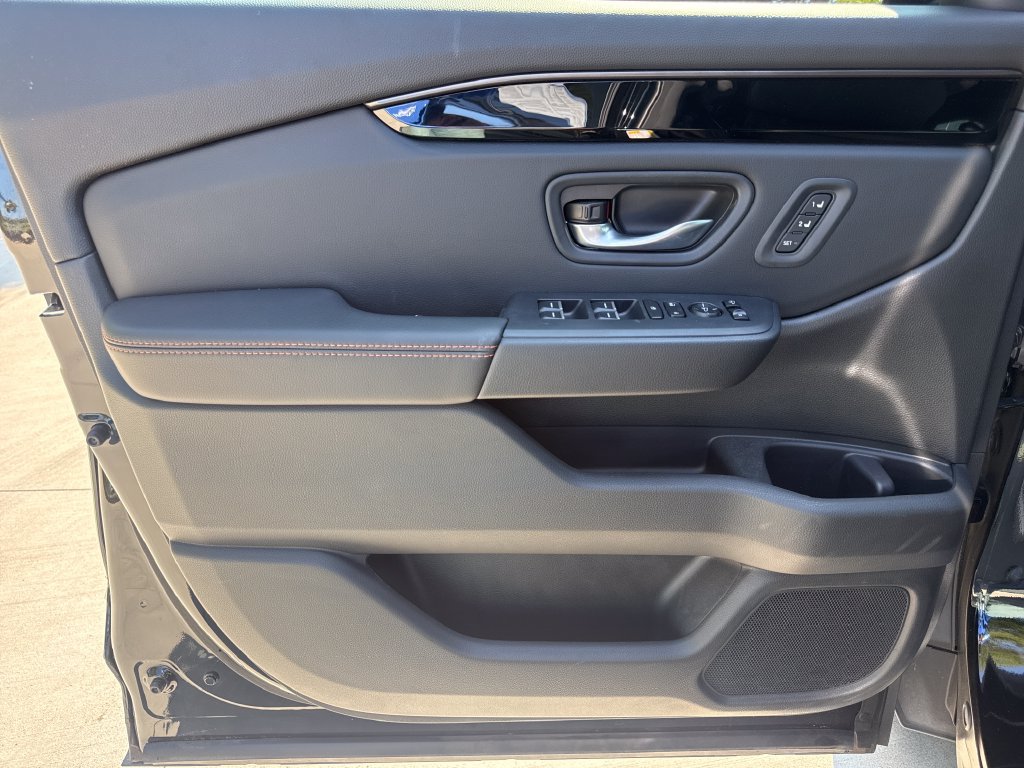 Certified 2025 Honda Pilot TrailSport image 14