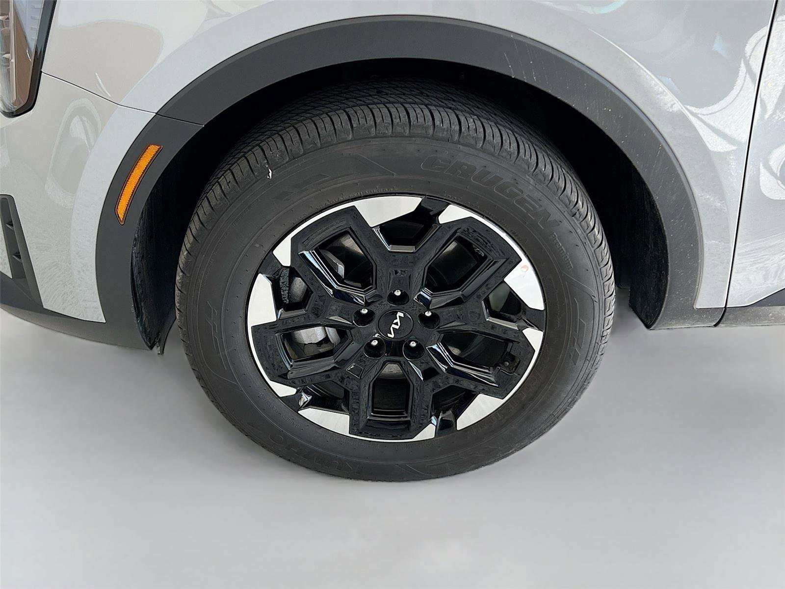 Used 2025 Kia Sorento S image 32