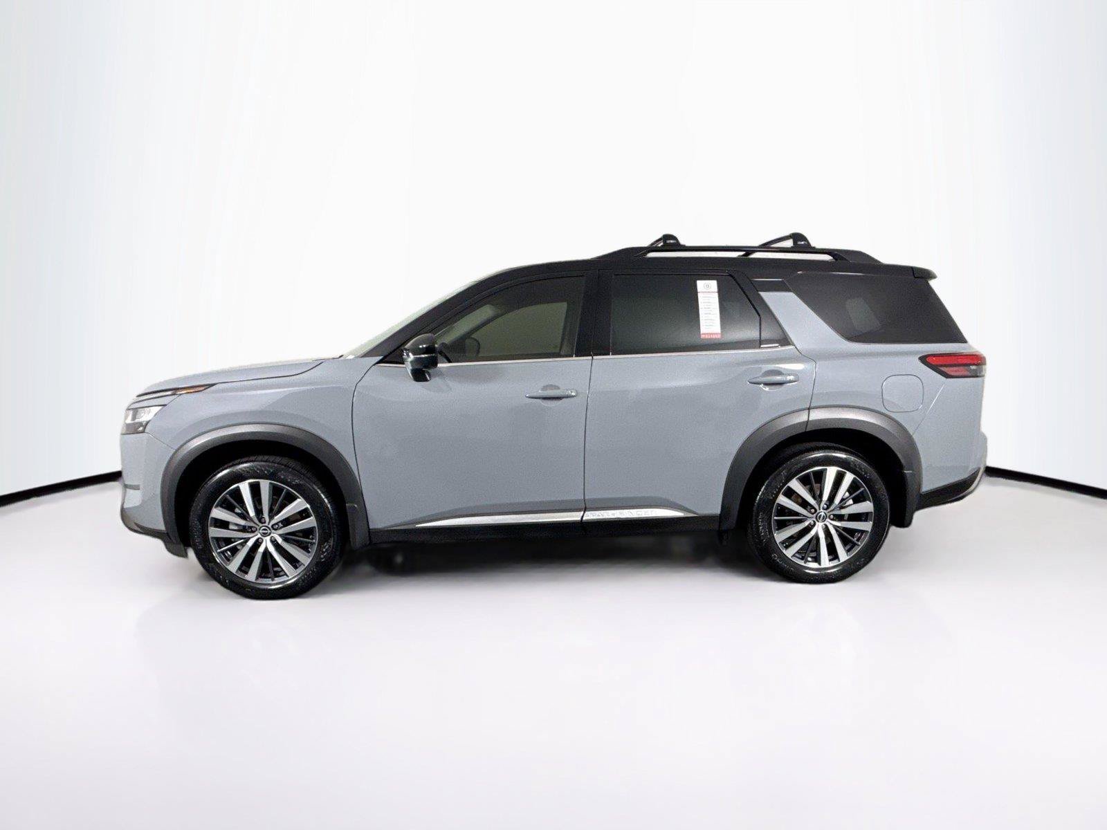 Used 2022 Nissan Pathfinder Platinum w/ Cargo Package AWD/4WD image 14