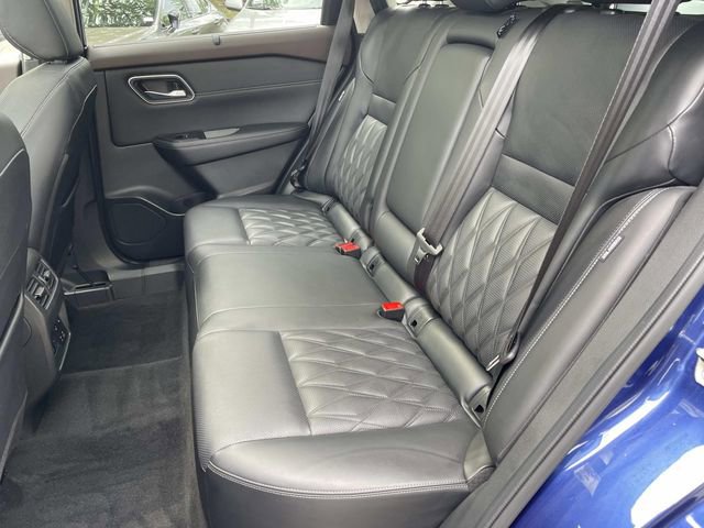 Used 2023 Nissan Rogue Platinum w/ Platinum Premium Package AWD/4WD image 18