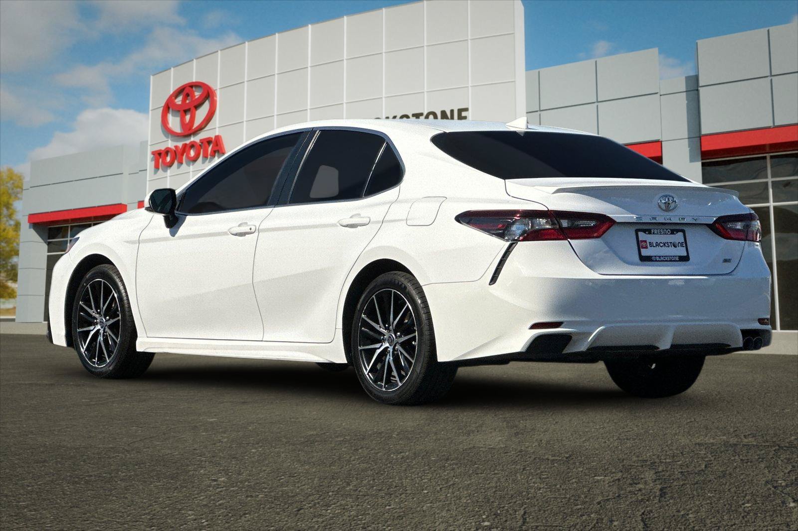 Certified 2022 Toyota Camry SE FWD image 5
