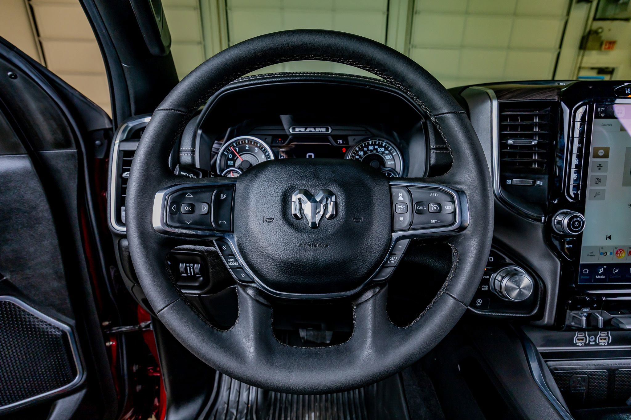 Used 2025 RAM 1500 Laramie w/ Laramie Southwest Edition AWD/4WD image 18