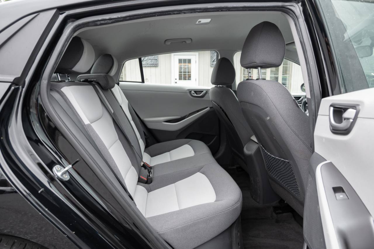 Used 2020 Hyundai Ioniq Blue FWD image 27