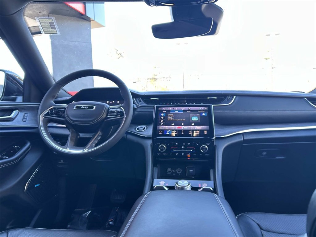 Used 2023 Jeep Grand Cherokee Overland image 18