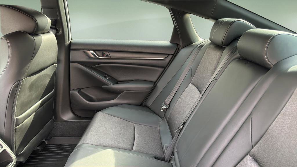 Used 2021 Honda Accord Sport image 14