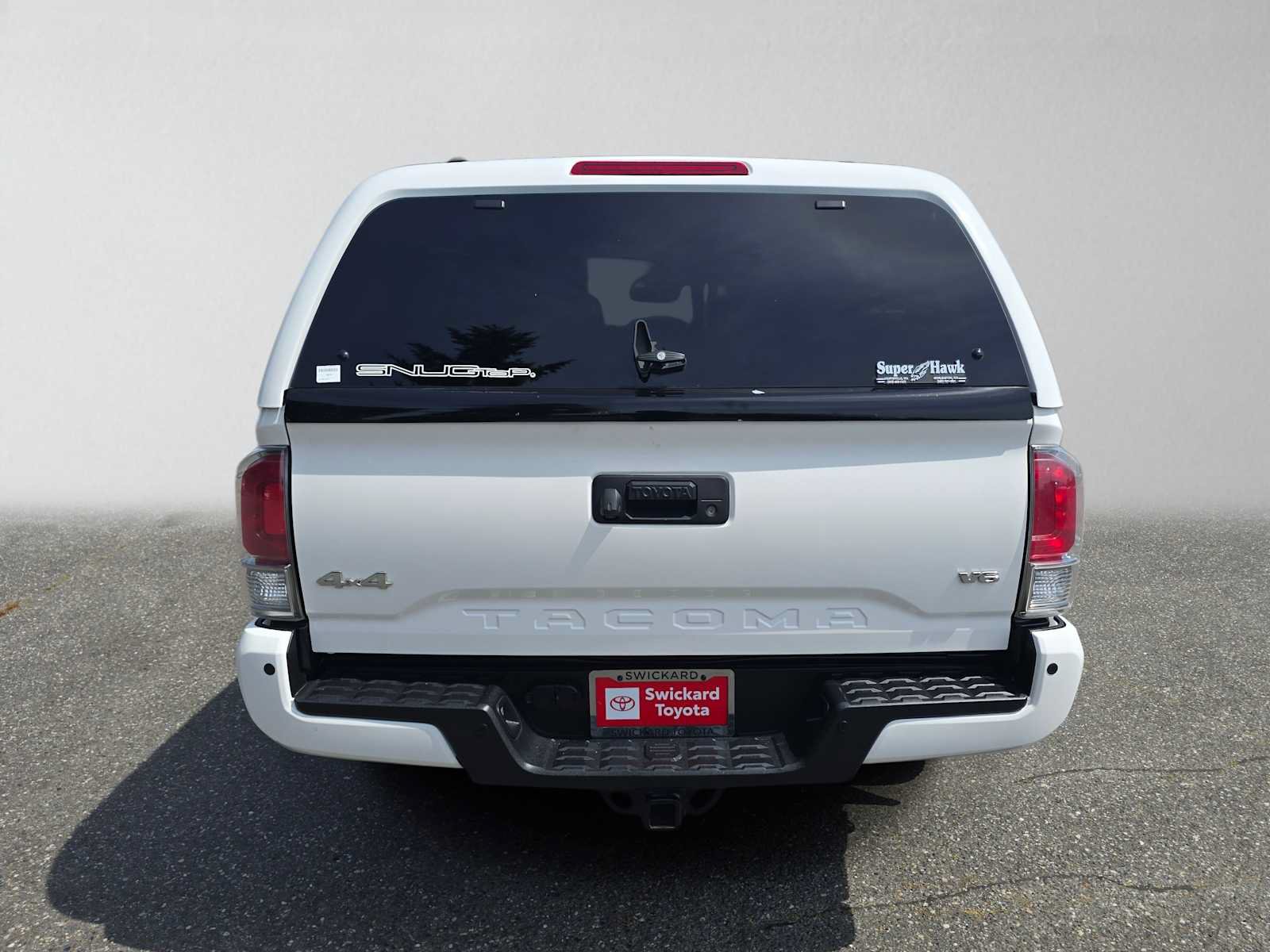 Used 2019 Toyota Tacoma Limited AWD/4WD image 4