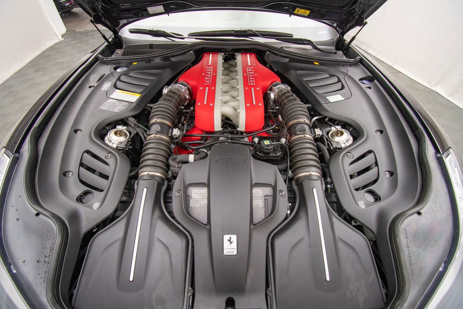 Used 2018 Ferrari GTC4Lusso AWD/4WD image 52
