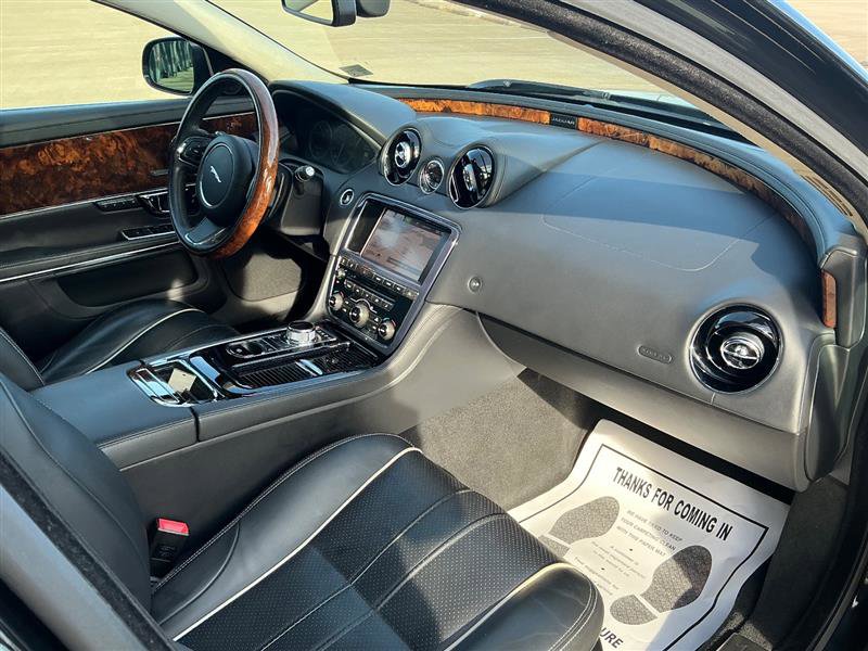 Used 2014 Jaguar XJ L Portfolio image 38