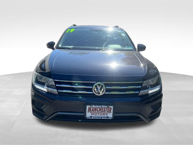 Used 2019 Volkswagen Tiguan SE w/ Panoramic Sunroof Package AWD/4WD image 2