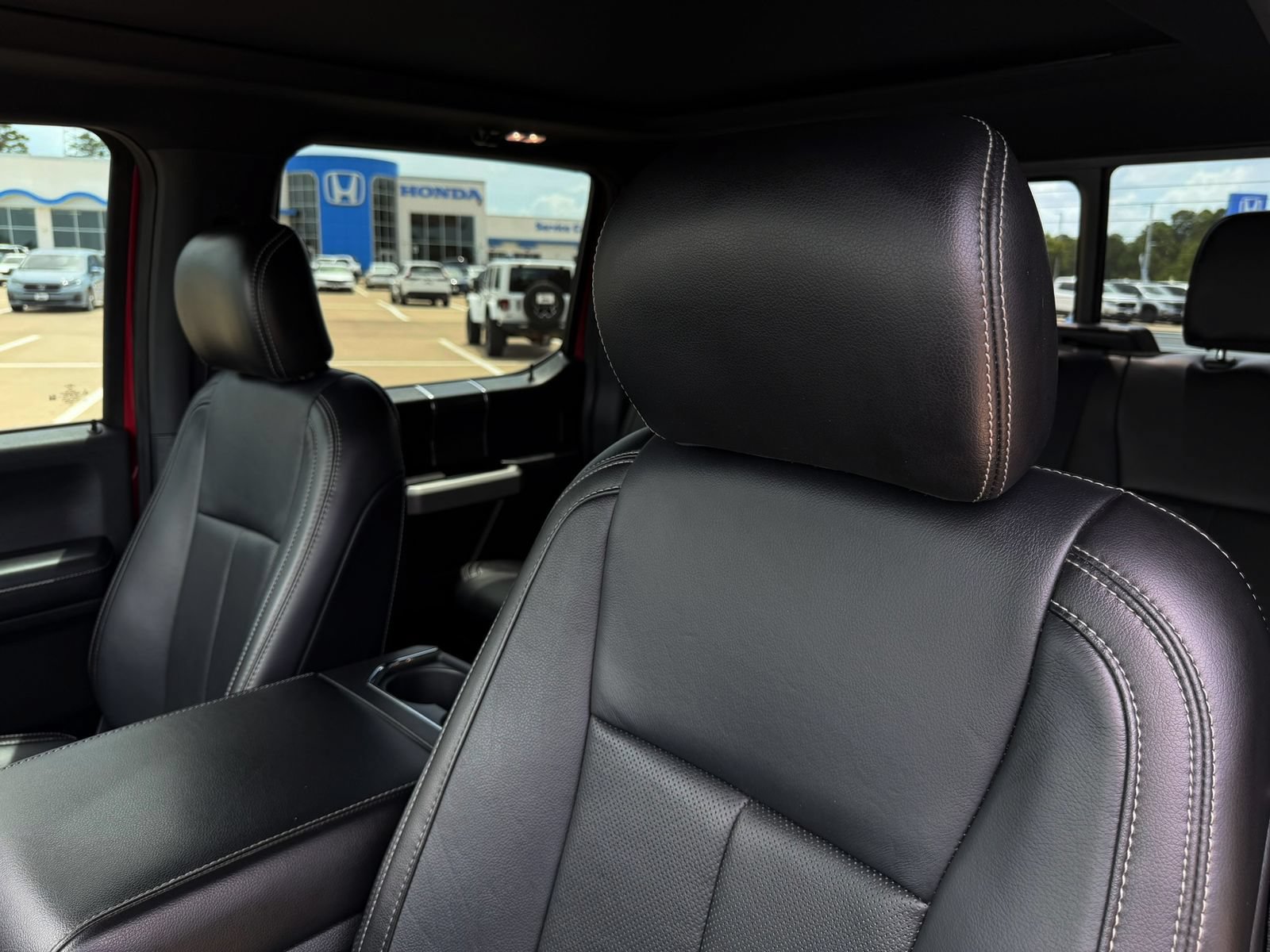 Used 2020 Ford F150 Lariat w/ Equipment Group 502A Luxury AWD/4WD image 14