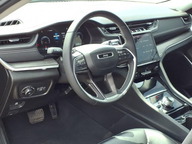 Used 2023 Jeep Grand Cherokee Limited w/ Black Appearance Package image 7