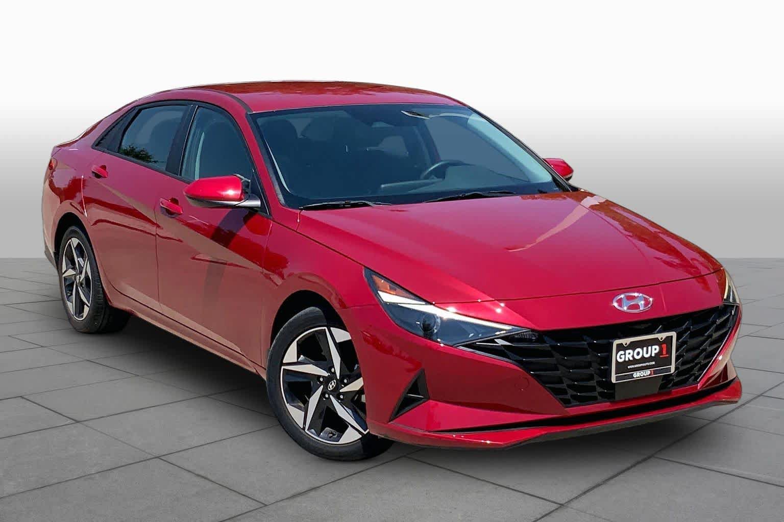Used 2023 Hyundai Elantra SEL w/ Convenience Package FWD image 3