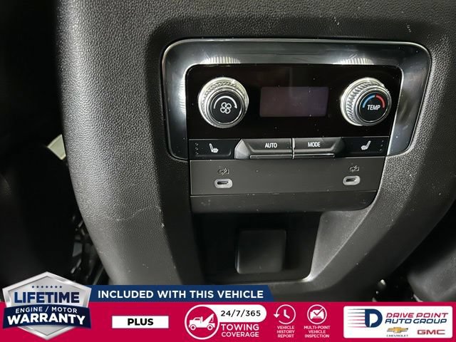 Used 2023 GMC Yukon XL SLT w/ SLT Premium Package AWD/4WD image 30
