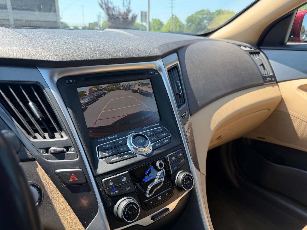 Used 2015 Hyundai Sonata Limited w/ Option Group 02 FWD image 18