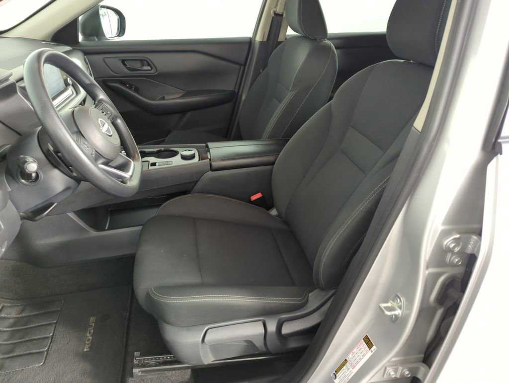 Used 2024 Nissan Rogue S image 12