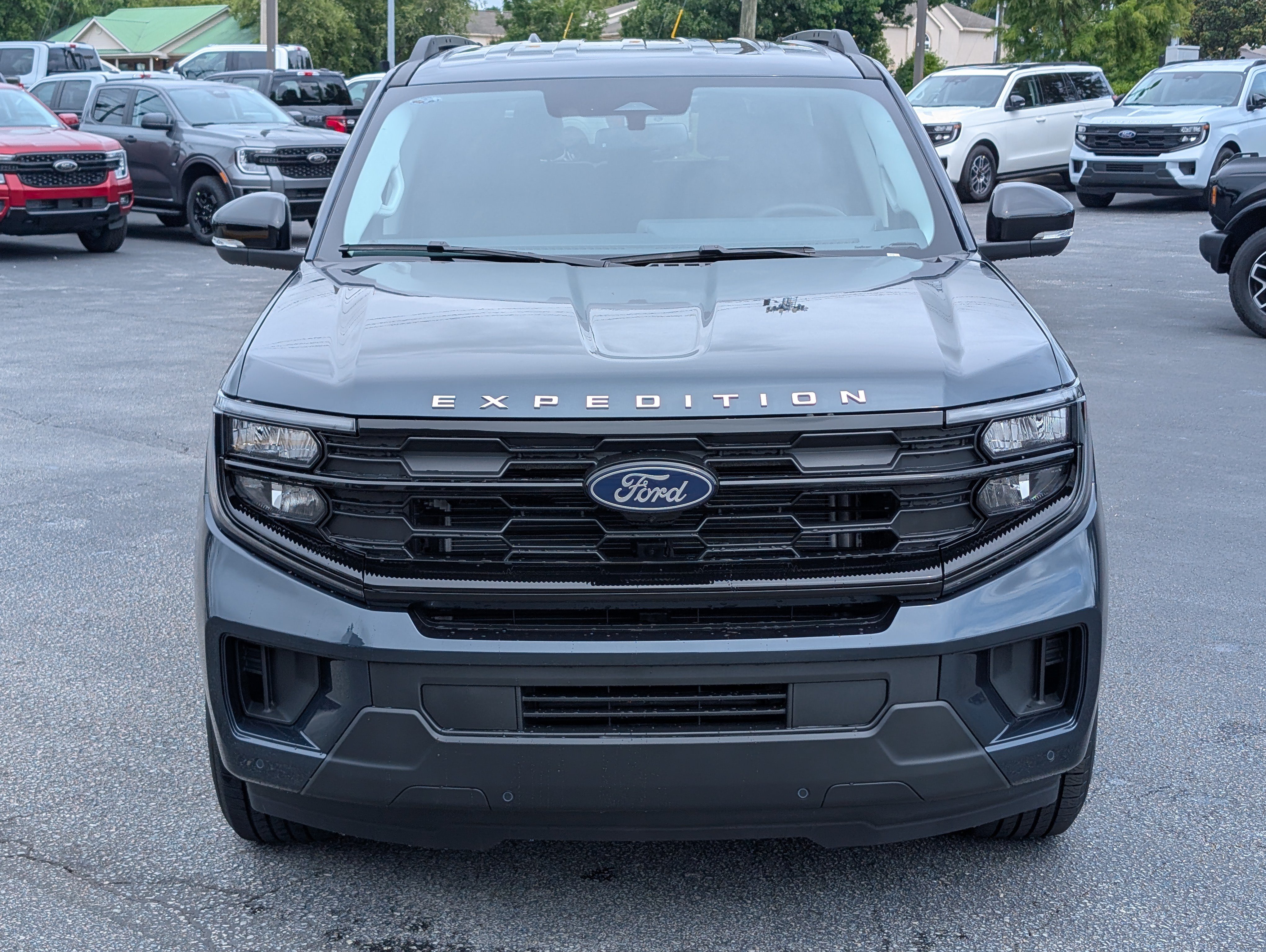New 2026 Ford Expedition Active RWD image 3