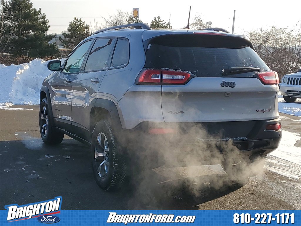 Used 2017 Jeep Cherokee Trailhawk image 3
