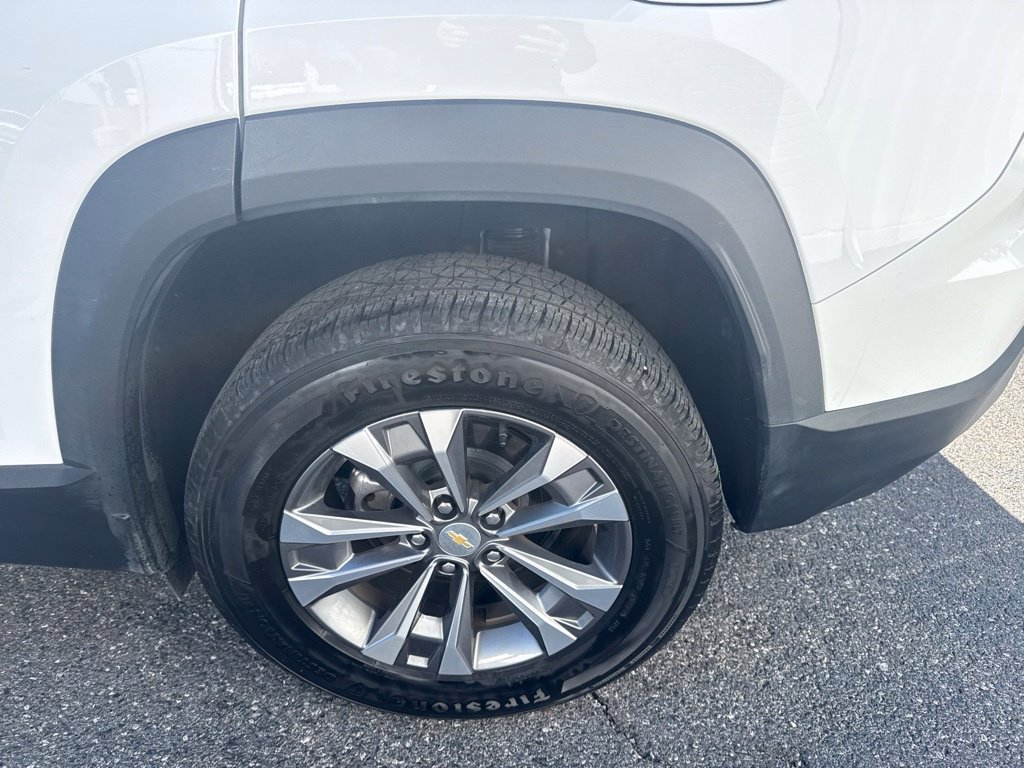 Used 2026 Chevrolet Equinox LT FWD image 6