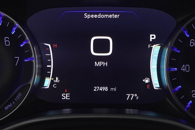 Used 2024 Chrysler Pacifica Touring-L image 15