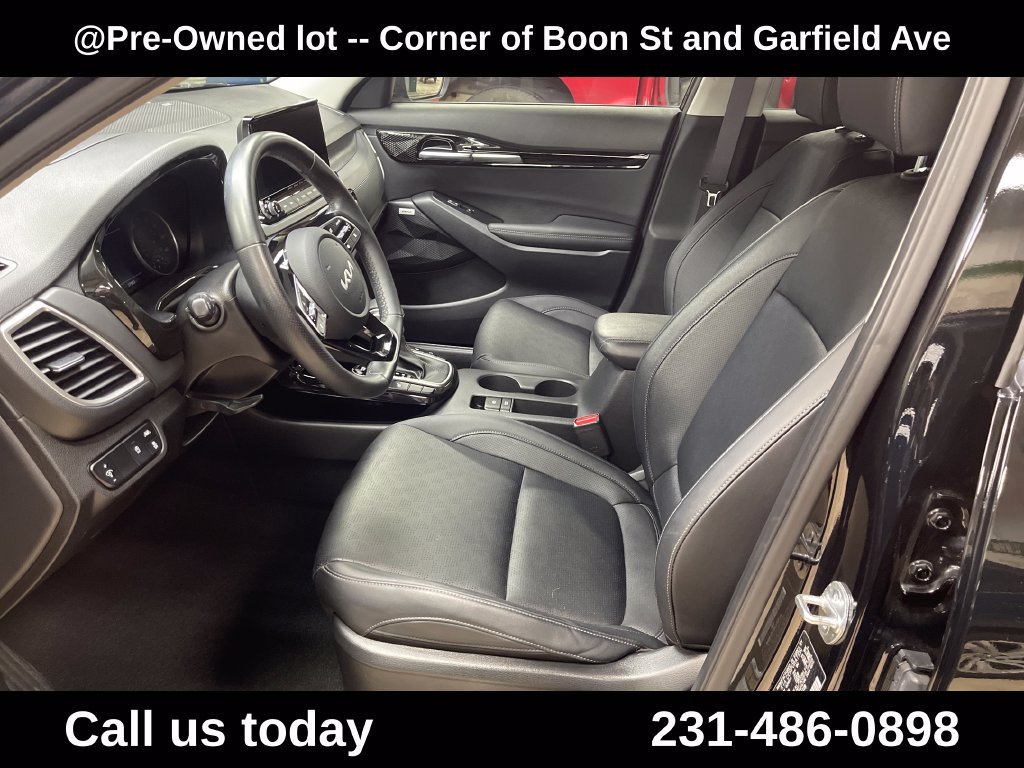 Used 2023 Kia Seltos SX AWD/4WD image 14