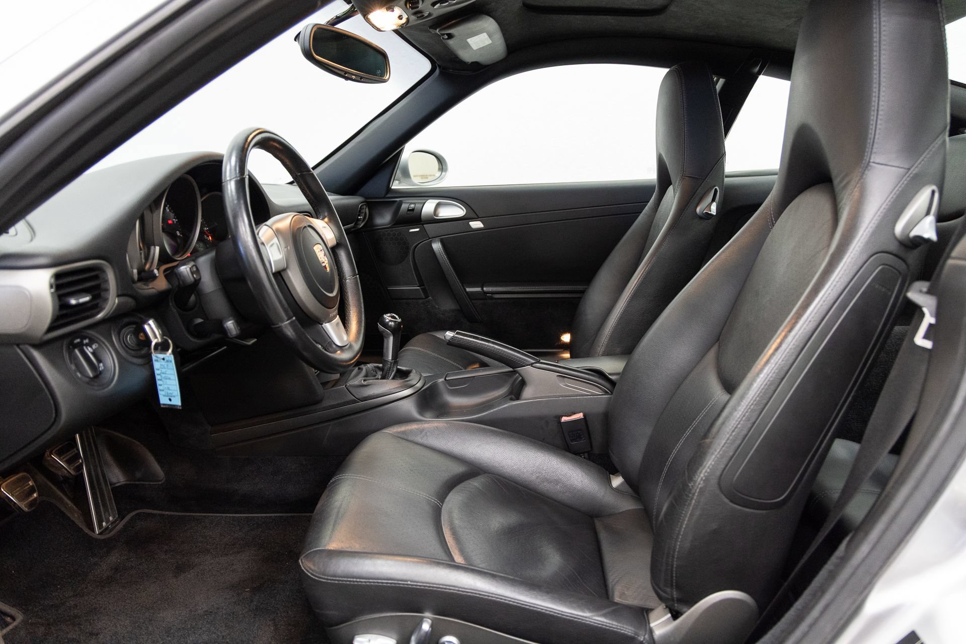 Used 2005 Porsche 911 Carrera RWD image 7