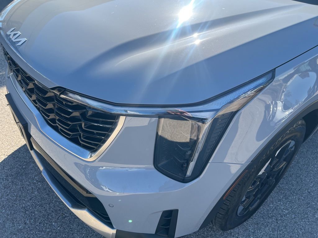 Certified 2025 Kia Sorento S w/ Panoramic Sunroof Package FWD image 29